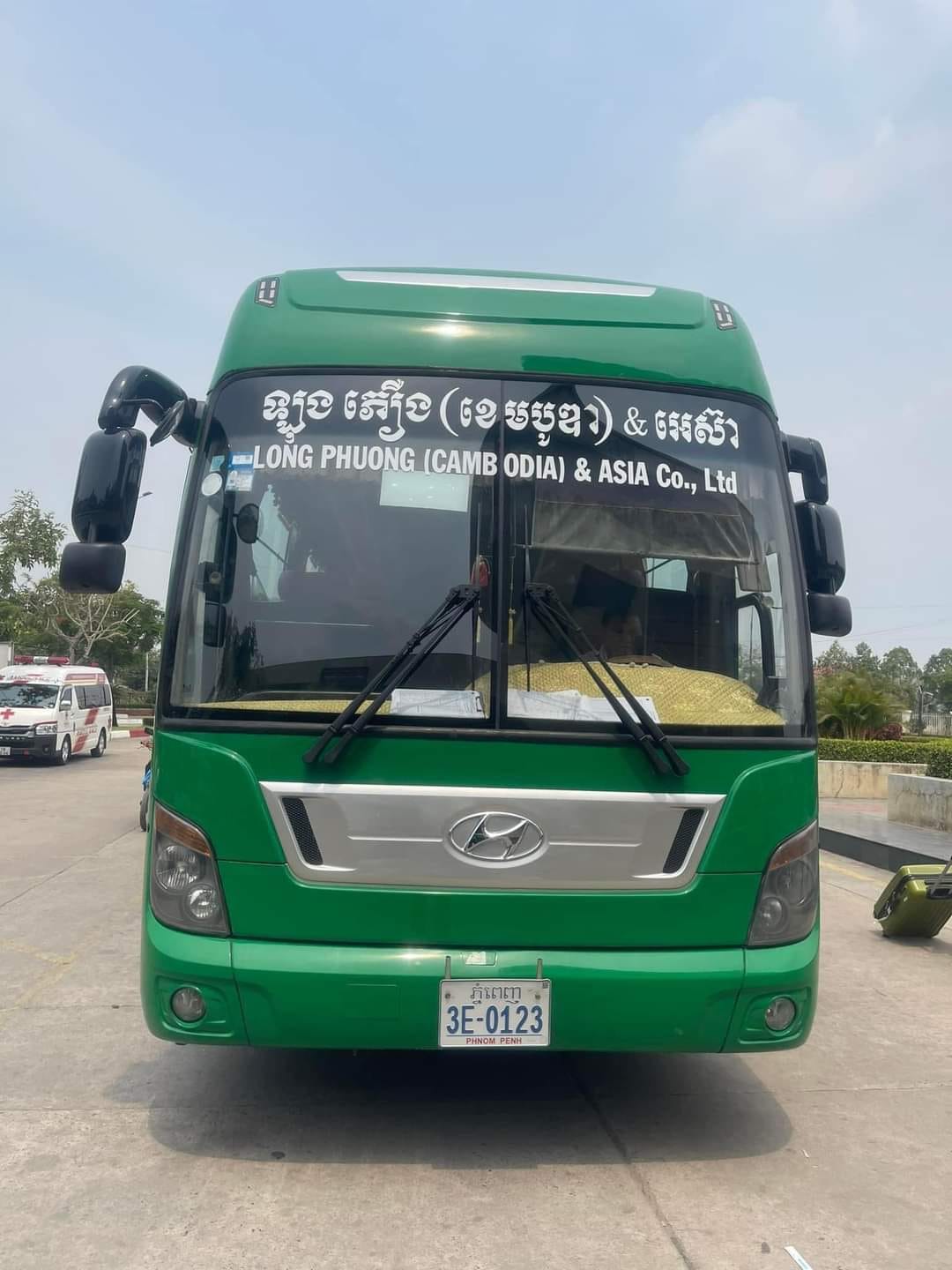 Xe Long Phương đi Campuchia